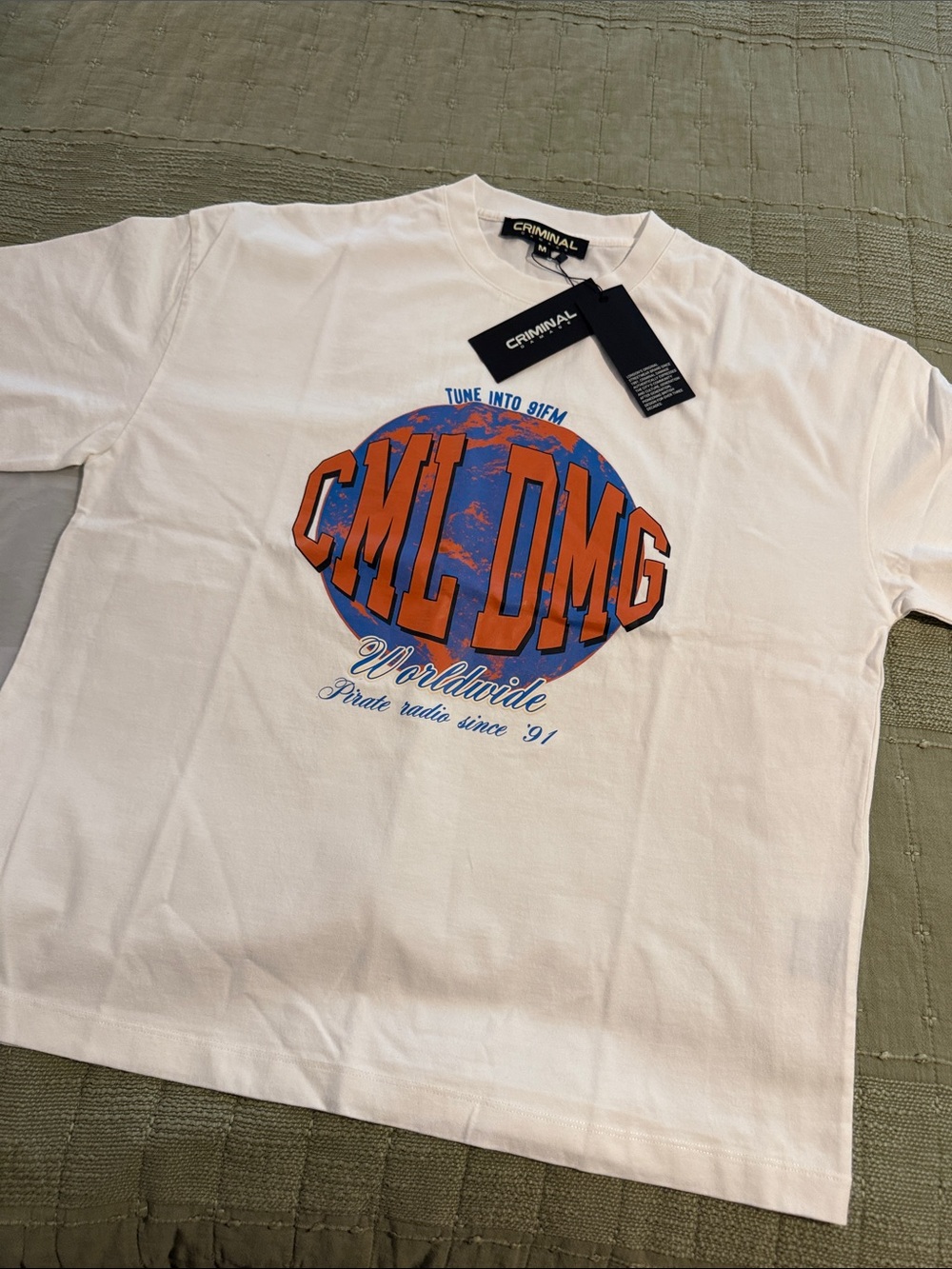 Criminal Damage Graphic Tee in White with Orange & Blue Globe size medium NWT